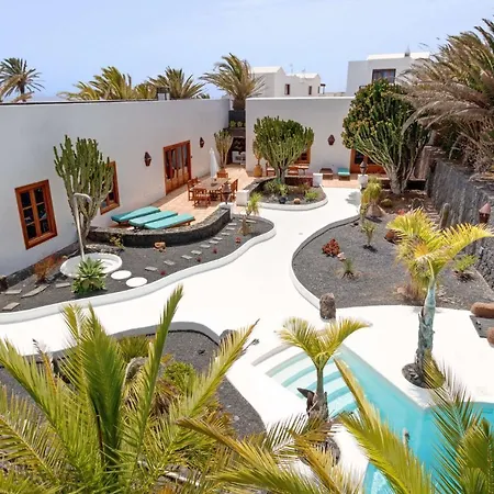 Hotel El Cactus La Cueva